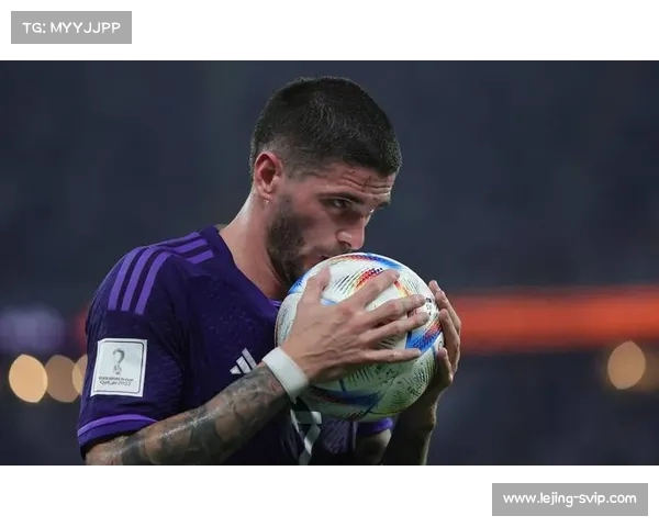 世界杯预选赛阿根廷德保罗中场调度出色