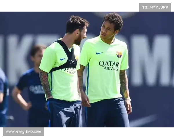 内马尔重返巴西更衣室,温情鼓励队友:怀念昔日奋斗时光(内马尔哭了感动巴西球迷) 内马尔重返巴西更衣室,温情鼓励队友:怀念昔日奋斗时光(内马尔哭了感动巴西球迷)